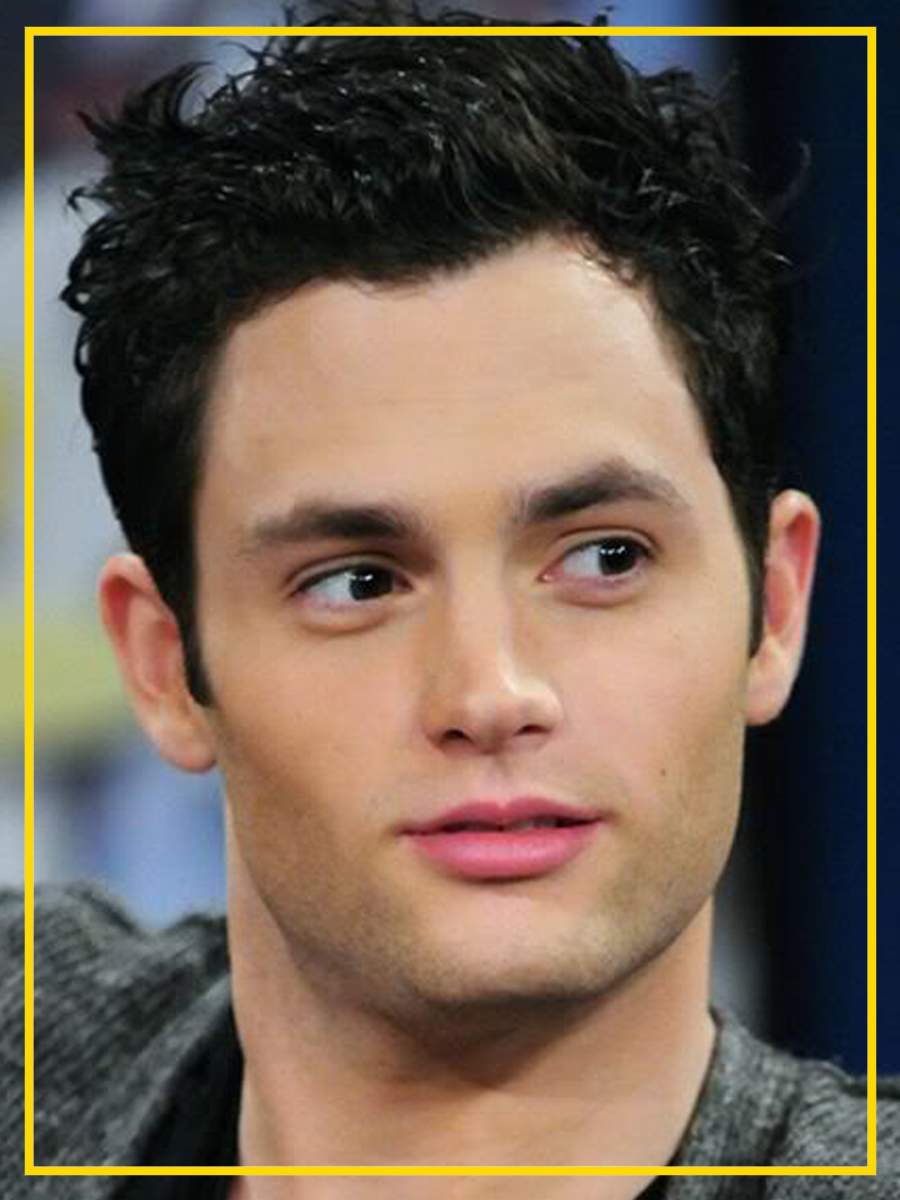 Penteado ondulado Penn Badgley.