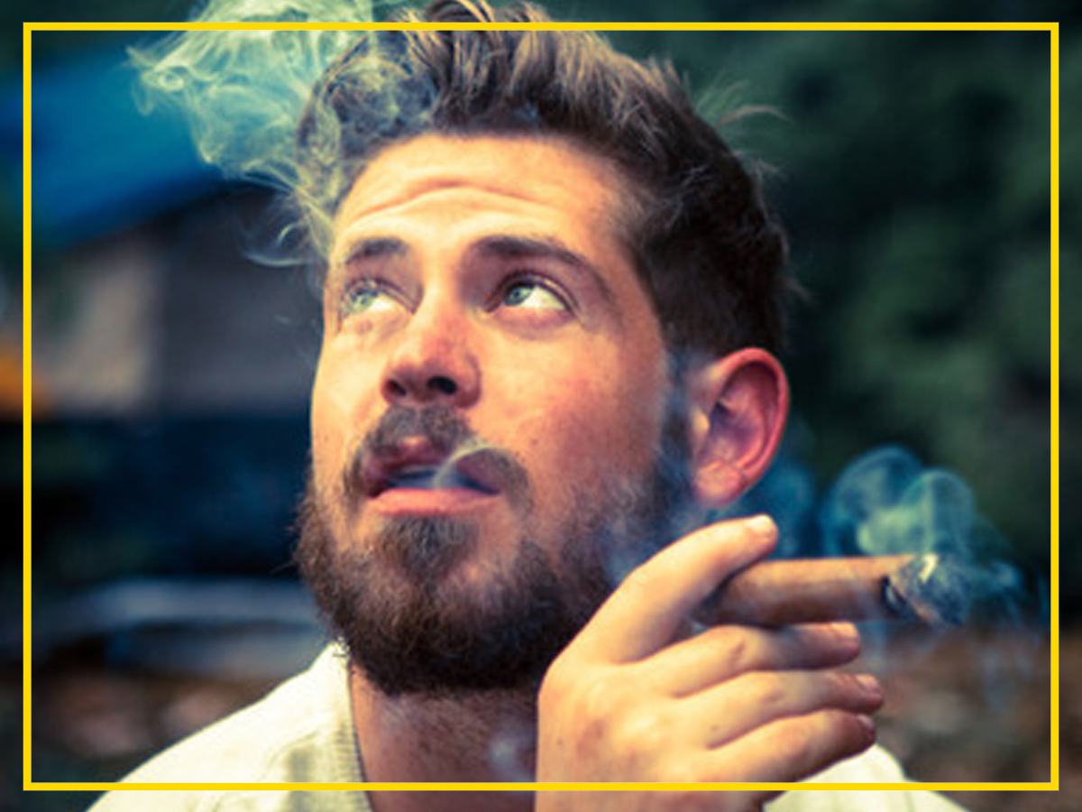 Bebida e cigarro alteram a coloração da barba